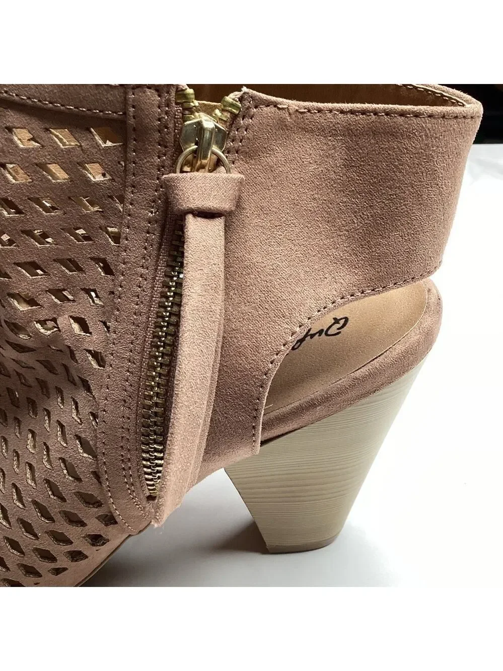 QUPID CHAMBER 24 SIZE 9‎ TAN HEELS SHOES PUPEEP TOE PERFORATED BOOTIE BOOTS